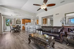 247 N Coolidge Way, Aurora, CO 80018 - Photo 8