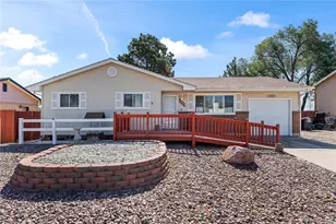 1605 Dixon Dr, Colorado Springs, CO 80909 - Photo 1