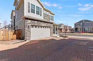 231 S Old Hammer Ct, Aurora, CO 80018 - Photo 2