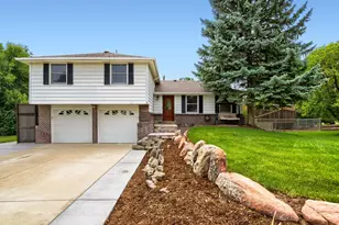 12875 Hillcrest Dr, Longmont, CO 80504 - Photo 2