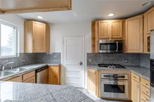 2261 S Lincoln St, Denver, CO 80210 - Photo 8