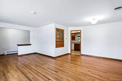 385 Oakland Street, Aurora, CO 80010 - Photo 8