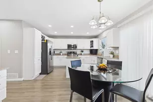 24339 E Kansas Cir, Aurora, CO 80018 - Photo 8