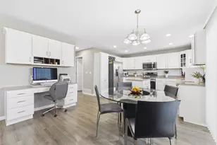 24339 E Kansas Cir, Aurora, CO 80018 - Photo 6