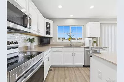 24339 E Kansas Circle, Aurora, CO 80018 - Photo 12