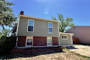 218 Madison Dr, Bennett, CO 80102 - Photo 2