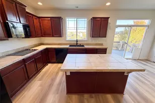 5406 S Fultondale Way, Aurora, CO 80016 - Photo 2