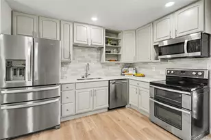 1174 Olathe St, Aurora, CO 80011 - Photo 6