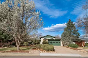 429 Newark St, Aurora, CO 80010 - Photo 2