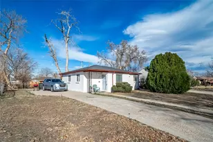 2921 Jasmine St, Denver, CO 80207 - Photo 2