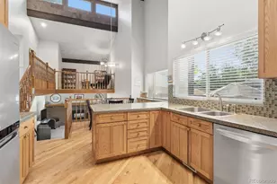 1716 S Newark Ct, Aurora, CO 80012 - Photo 14
