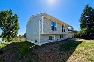 9220 Cody Ln, Broomfield, CO 80021 - Photo 2