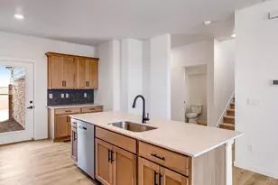 696 N Tempe St, Aurora, CO 80018 - Photo 4