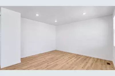 696 N Tempe Street, Aurora, CO 80018 - Photo 8
