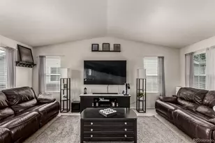 2039 Espana Way, Aurora, CO 80011 - Photo 10