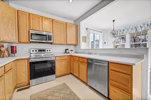 1172 S Coolidge Cir, Aurora, CO 80018 - Photo 16
