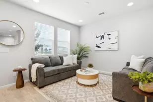 16035 E Elk Pl, Denver, CO 80239 - Photo 4