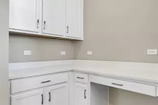 257 S Scottsburg Ct, Aurora, CO 80018 - Photo 4