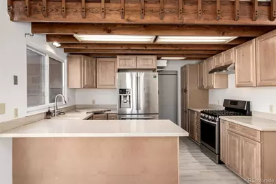 135 S Eagle Circle, Aurora, CO 80012 - Photo 10