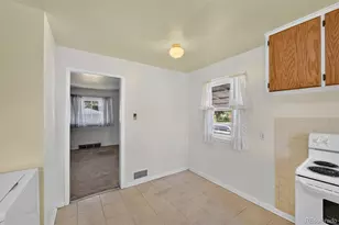 10831 Lowry Pl, Aurora, CO 80010 - Photo 12
