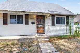10831 Lowry Pl, Aurora, CO 80010 - Photo 4