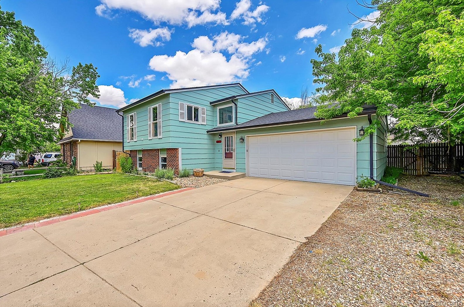 260 Coolidge Ct, Bennett, CO 80102