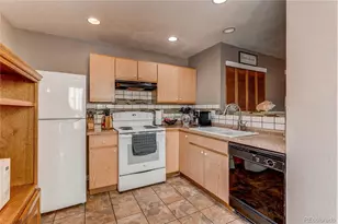4884 E 101st Ct, Thornton, CO 80229 - Photo 8