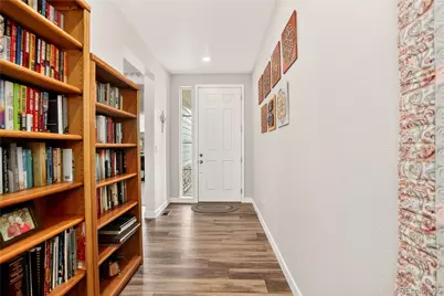 8886 S Tibet Court, Aurora, CO 80016 - Photo 6