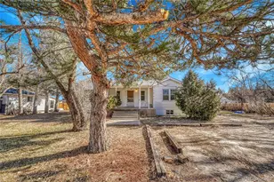 1678 Arapahoe St, Strasburg, CO 80136 - Photo 2