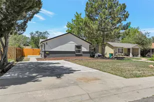 1935 Geneva St, Aurora, CO 80010 - Photo 10