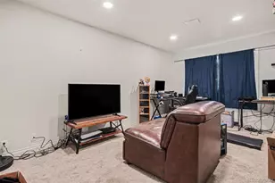 873 Troy St, Aurora, CO 80011 - Photo 20