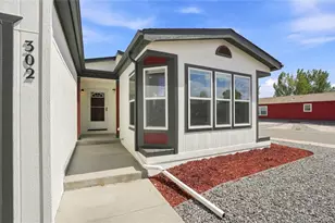 302 Apache Pl, Lochbuie, CO 80603 - Photo 2