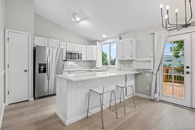 3946 S Flanders Way, Aurora, CO 80013 - Photo 6