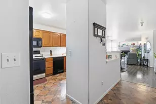 1960 Espana Way, Aurora, CO 80011 - Photo 4