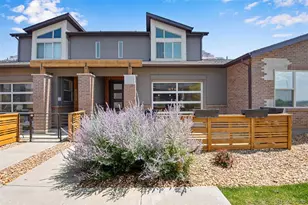 19570 E Sunset Cir, Aurora, CO 80015 - Photo 2