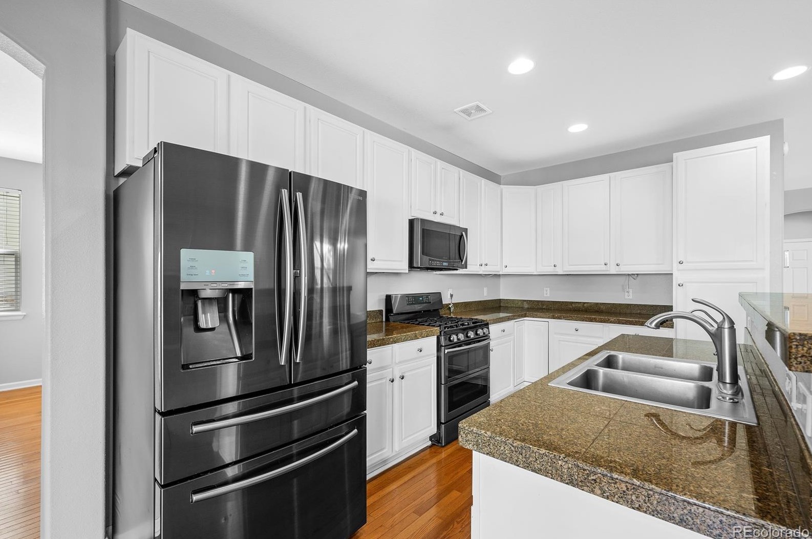 23631 Alabama Dr, Aurora CO  80018-3024 exterior