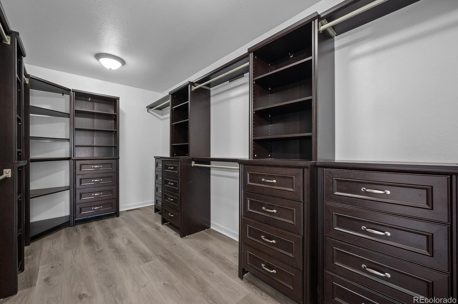 23631 Alabama Dr, Aurora CO  80018-3024 exterior