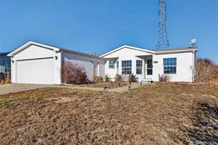 634 Locust Ave, Lochbuie, CO 80603 - Photo 2