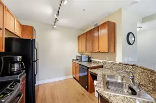 9059 E Panorama Cir, Englewood, CO 80112 - Photo 6