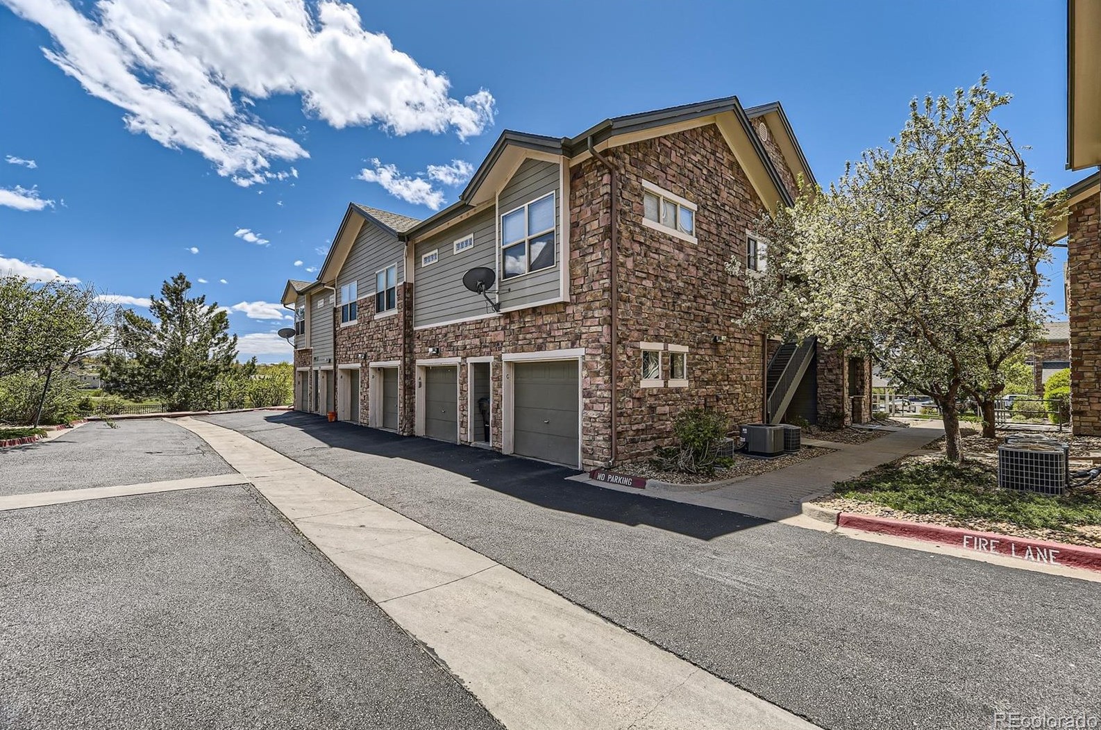 2521 Bahama Cir, Denver CO  80013-6213 exterior