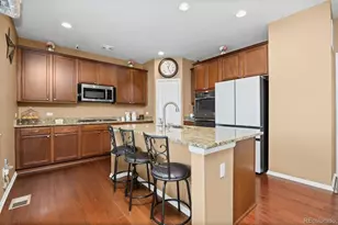 22389 E Chenango Dr, Aurora, CO 80015 - Photo 4