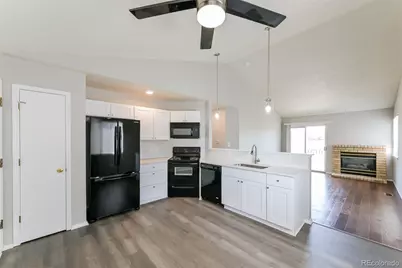 4272 S Ireland Court, Aurora, CO 80013 - Photo 6