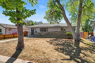 1785 Florence St, Aurora, CO 80010 - Photo 2
