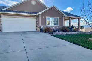 5046 Rangeview Ave, Longmont, CO 80504 - Photo 2