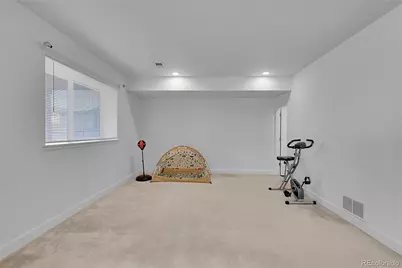 901 N Vandriver Way, Aurora, CO 80018 - Photo 22