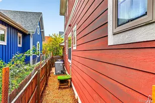 10580 E 28th Pl, Denver, CO 80238 - Photo 32