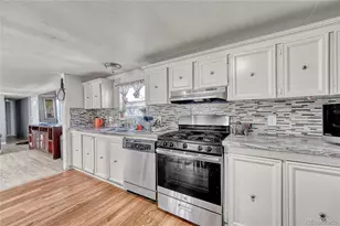 17585 E 18th Pl, Aurora, CO 80011 - Photo 10