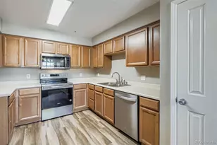 5722 S Addison Way, Aurora, CO 80016 - Photo 8