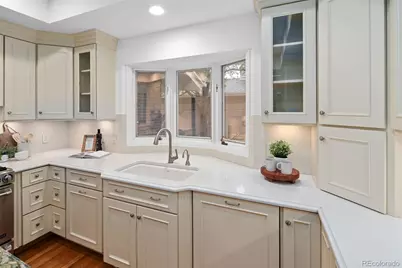 2552 E Alameda Avenue #32, Denver, CO 80209 - Photo 14