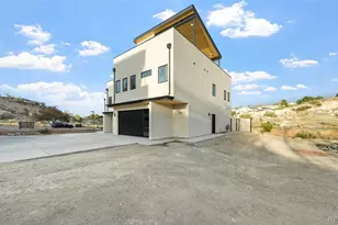 2398 Ridge Cir Dr, Grand Junction, CO 81507 - Photo 2